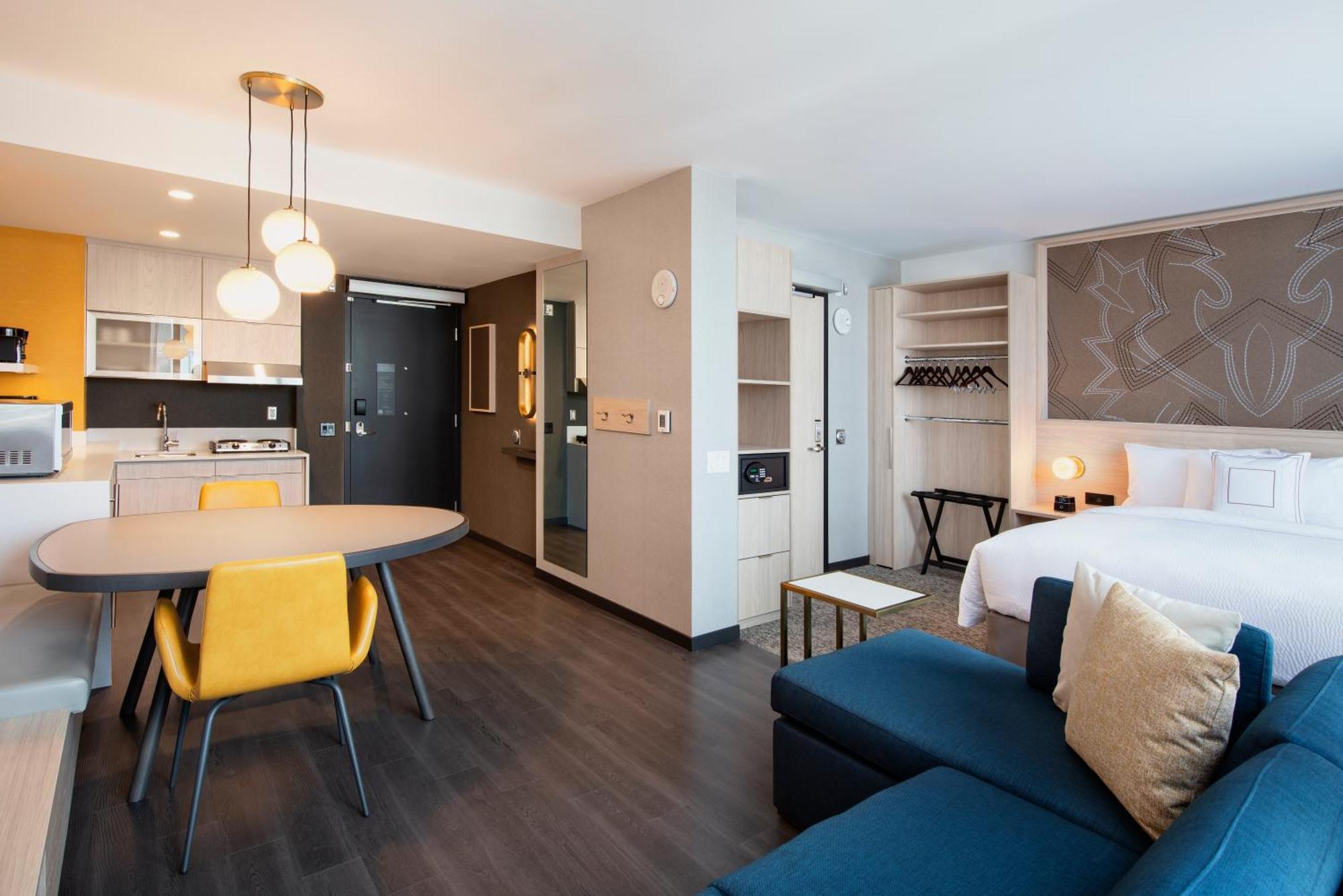 Residence Inn By Marriott Calgary Downtown/Beltline District Exterior foto