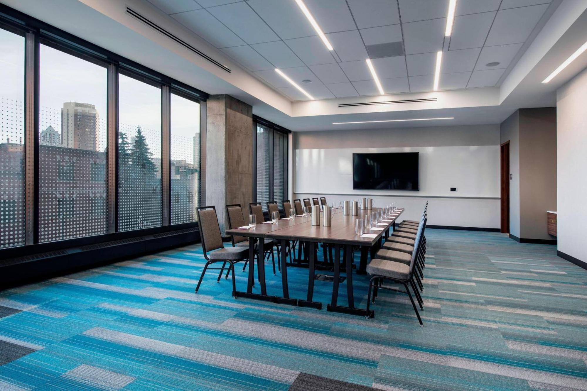 Residence Inn By Marriott Calgary Downtown/Beltline District Exterior foto